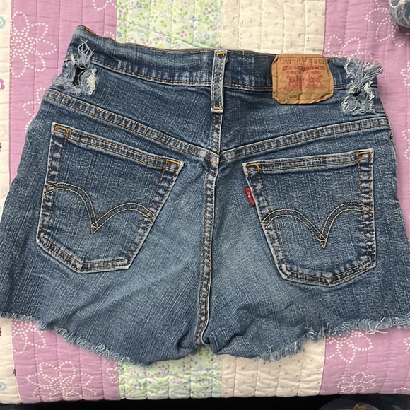 Levi’s classic slim stretch short - Picture 2 of 3